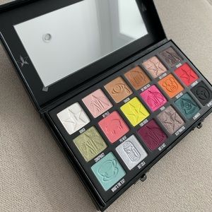 Jeffree Star Conspiracy Palette